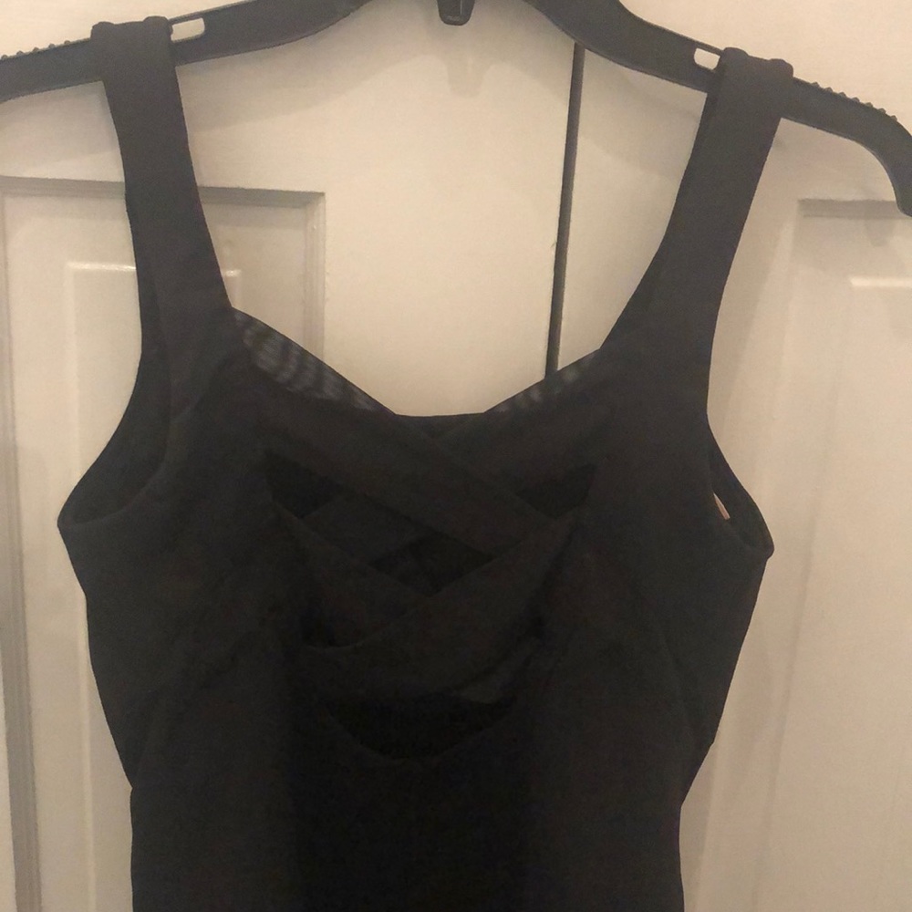 Lulu lemon exercise tank top with built in bra - Picture 3 of 5